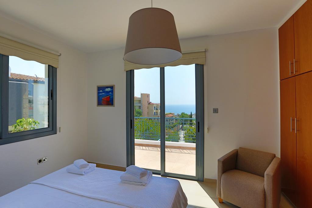 Villa Infinite Blu Paphos Ngoại thất bức ảnh