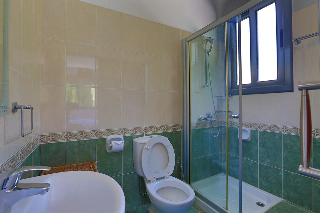 Villa Infinite Blu Paphos Ngoại thất bức ảnh